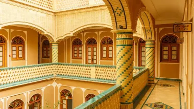 هتل فاضلی یزد - نمای محوطه
