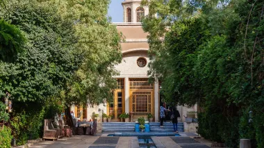 هتل باغ مشیرالممالک یزد - نمای محوطه