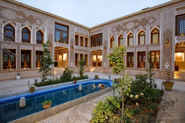 هتل بوتیک صفی خانی یزد - نمای محوطه