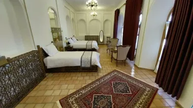 هتل بوتیک عمارت میرزا مهدی فراش باشی تبریز - اتاق 3 تخته (1 تخت 2 نفره 1 تخت 1 نفره)