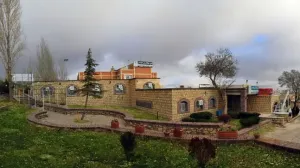 هتل جهانگردی علیصدر همدان - نمای بیرونی 