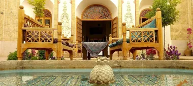 اقامتگاه سنتی کلیاس کرمان - نمای محوطه