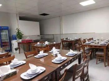 مسافرخانه یارزمان مشهد - رستوران