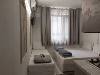 مسافرخانه یارزمان مشهد - اتاق 3 تخته 