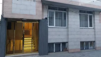 مسافرخانه یارزمان مشهد - نمای بیرونی 