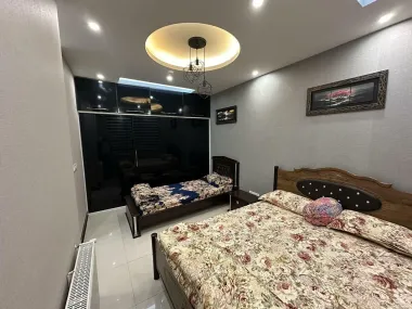 هتل آپارتمان آرامش ملایر - اتاق 3 تخته (1 تخت 2 نفره 1 تخت 1 نفره)