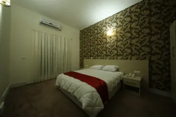 هتل بزرگ اندیمشک - اتاق 2 تخته (1 تخت 2 نفره)
