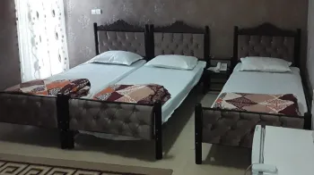 هتل هالیس بروجرد - اتاق 3 تخته (3 تخت 1 نفره)