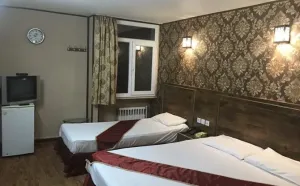 هتل بستان تهران - اتاق 3 تخته (1 تخت 2 نفره 1 تخت 1 نفره)