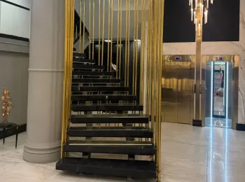 هتل درسا تهران - راه پله