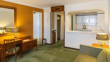 هتل بین المللی لاله تهران - نمای اتاق