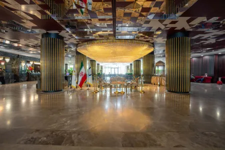 هتل بین المللی لاله تهران - لابی