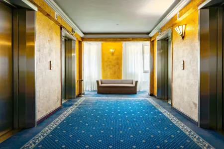 هتل بین المللی لاله تهران - راهرو