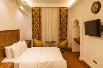 هتل کارون تهران - اتاق 2 تخته (1 تخت 2 نفره)