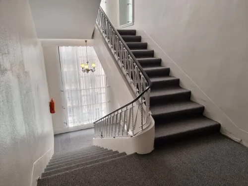 هتل کارون تهران - راه پله