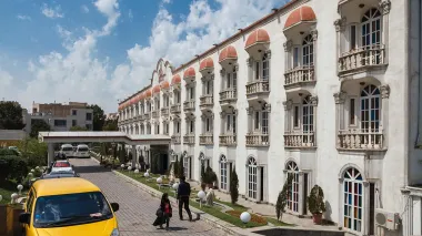 هتل شهر تهران - نمای بیرونی 