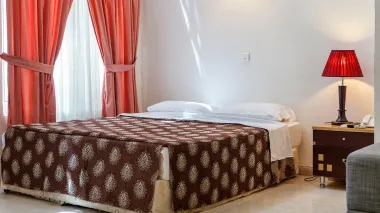 هتل آفتاب شرق کیش - اتاق 2 تخته (1 تخت 2 نفره)