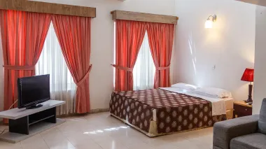 هتل آفتاب شرق کیش - اتاق 2 تخته (1 تخت 2 نفره)