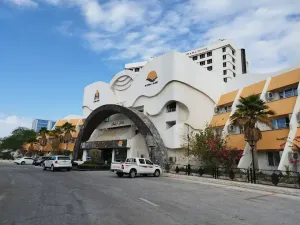 هتل آریان کیش - نمای بیرونی 