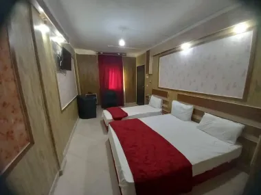 هتل پانیذ کیش - اتاق 3 تخته (1 تخت 2 نفره 1 تخت 1 نفره)