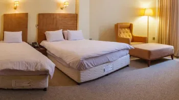 هتل رُیان قائم کیش - اتاق 3 تخته (1 تخت 2 نفره 1 تخت 1 نفره)