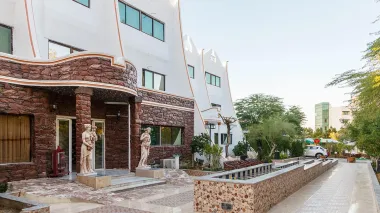 هتل آرا کیش - نمای بیرونی 