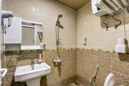 هتل رخسار قشم - سرویس بهداشتی و حمام