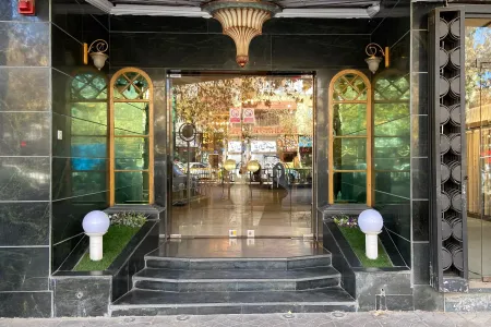 هتل طوطیا اصفهان - نمای بیرونی