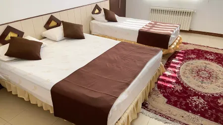 هتل طوطیا اصفهان - اتاق 3 تخته (1 تخت 2 نفره 1 تخت 1 نفره)
