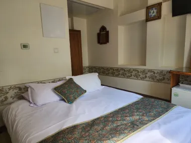 هتل عتیق اصفهان - اتاق 2 تخته (1 تخت 2 نفره)