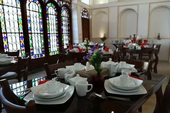 اقامتگاه سنتی ایروانی اصفهان - رستوران