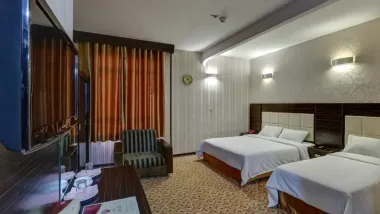 هتل کریمه قم - اتاق 3 تخته (1 تخت 2 نفره 1 تخت 1 نفره)