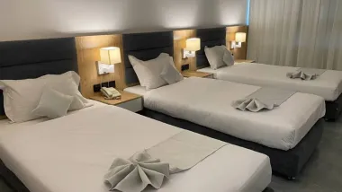 هتل خورشید قم - اتاق 3 تخته (3 تخت 1 نفره)