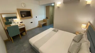 هتل خورشید قم - اتاق 2 تخته (1 تخت 2 نفره)