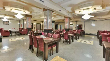 هتل استقلال قم - رستوران