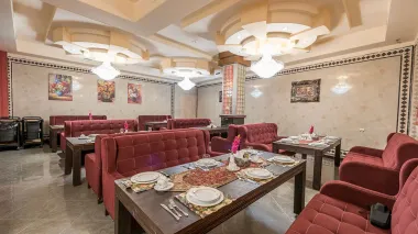 هتل استقلال قم - رستوران