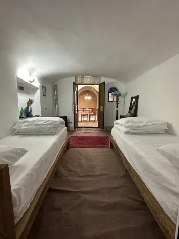 اقامتگاه بومگردی کمال الملک کاشان - نمای اتاق