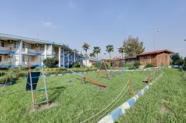 هتل جهانگردی لاهیجان - نمای بیرونی 