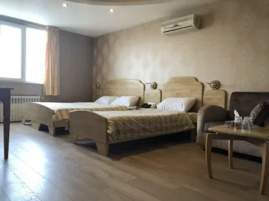 هتل سبلان اردبیل - اتاق 3 تخته (1 تخت 2 نفره 1 تخت 1 نفره)