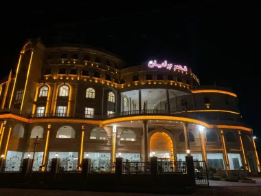 مجتمع گردشگری قصر برلیان سمنان - نمای بیرونی 