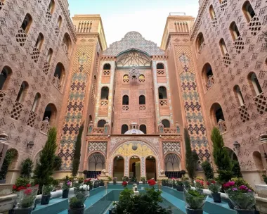 هتل بوتیک سنتی یوتاب شیراز - نمای بیرونی