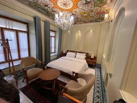 هتل بوتیک سنتی عمارت فرهادی شیراز - اتاق 2 تخته (1 تخت 2 نفره)