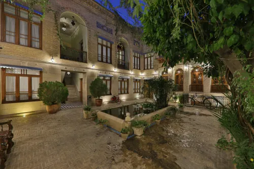 هتل بوتیک سنتی عمارت فرهادی شیراز - نمای محوطه