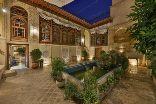 هتل بوتیک سنتی عمارت فرهادی شیراز - نمای محوطه