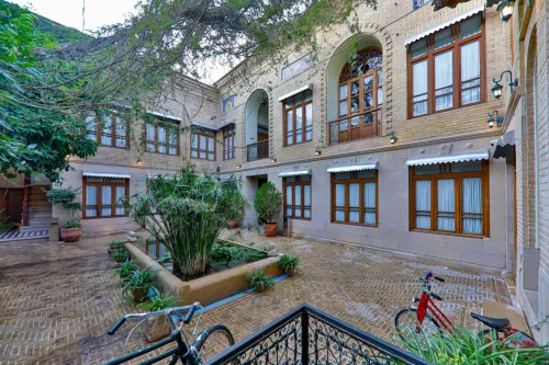 هتل بوتیک سنتی عمارت فرهادی شیراز - نمای محوطه