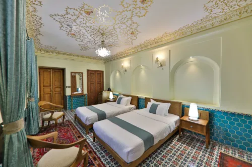 هتل بوتیک سنتی عمارت فرهادی شیراز - اتاق 2 تخته (2 تخت 1 نفره)