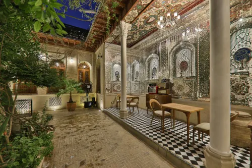 هتل بوتیک سنتی عمارت فرهادی شیراز - نمای محوطه