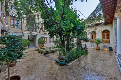 هتل بوتیک سنتی عمارت فرهادی شیراز - نمای محوطه