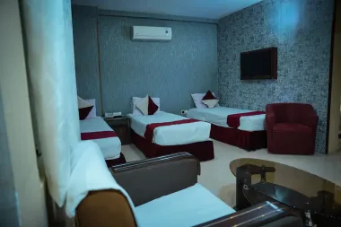 هتل آپارتمان آدینه مشهد - اتاق 3 تخته (3 تخت 1 نفره)