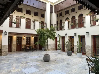 اقامتگاه سنتی دنسه ریحان بوشهر - نمای محوطه